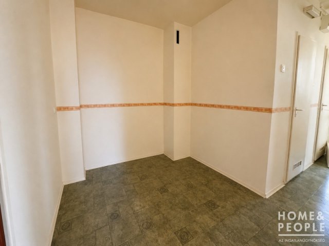 Eladó téglalakás, Hódmezővásárhelyen 32 M Ft, 1+2 szobás