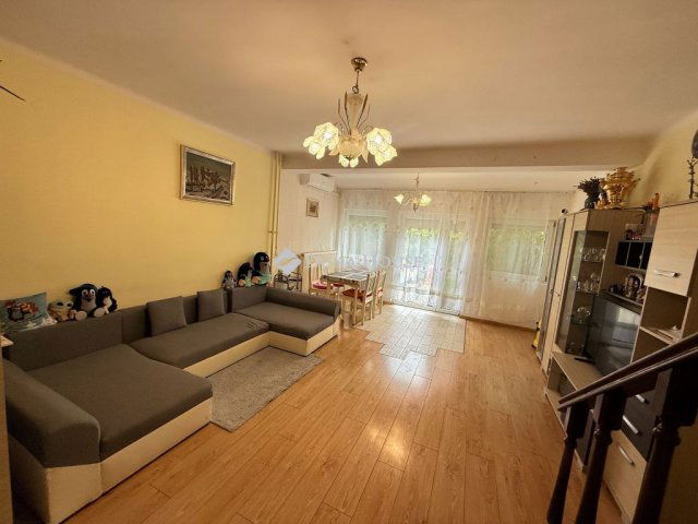 Eladó téglalakás, Székesfehérvárott 90 M Ft, 3 szobás