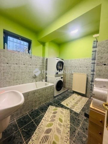 Eladó családi ház, Vecsésen 120 M Ft, 3 szobás