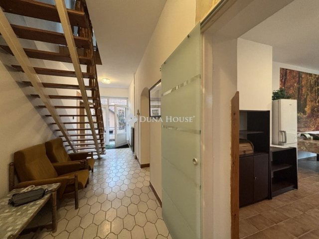 Eladó családi ház, Dunaharasztin 120 M Ft, 6 szobás