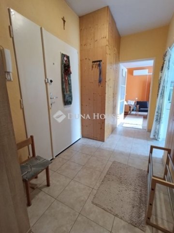 Eladó panellakás, Mohácson 33.9 M Ft, 2 szobás