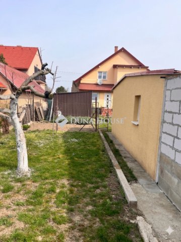 Eladó családi ház, Balatonfűzfőn 149.9 M Ft, 7 szobás