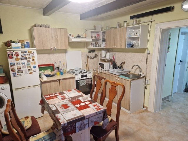 Eladó családi ház, Kókán 39.99 M Ft, 2 szobás