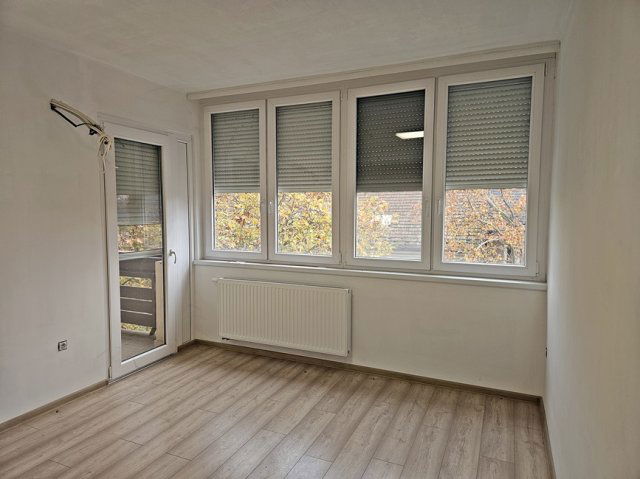 Eladó téglalakás, Békéscsabán 57.5 M Ft, 3 szobás