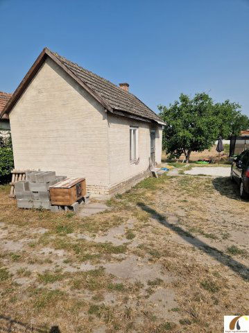 Eladó családi ház, Dabason 8 M Ft, 1 szobás