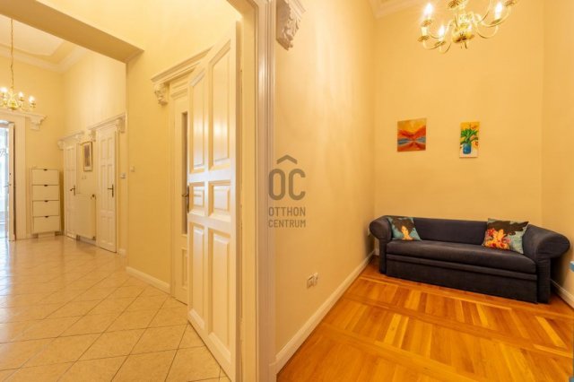 Eladó téglalakás, Budapesten, VI. kerületben 99.9 M Ft, 2 szobás