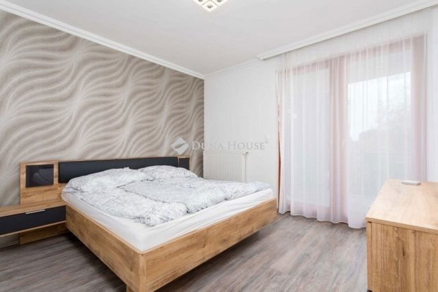 Eladó téglalakás, Kecskeméten 129.99 M Ft, 4 szobás