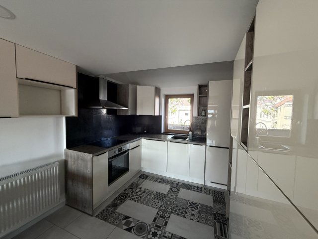 Eladó téglalakás, Pécsett 83.9 M Ft, 2+2 szobás