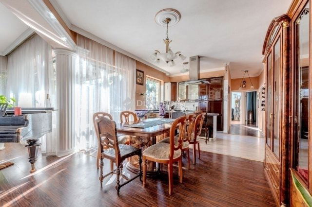 Eladó családi ház, Veresegyházon 157 M Ft, 6 szobás