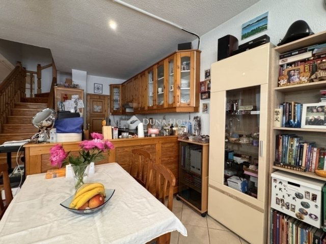 Eladó családi ház, Budapesten, III. kerületben 149.9 M Ft