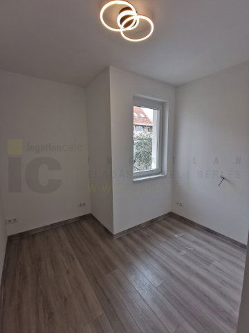 Kiadó téglalakás, albérlet, Szegeden 130 E Ft / hó, 1 szobás