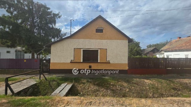 Eladó családi ház, Kabán 24.5 M Ft, 3 szobás