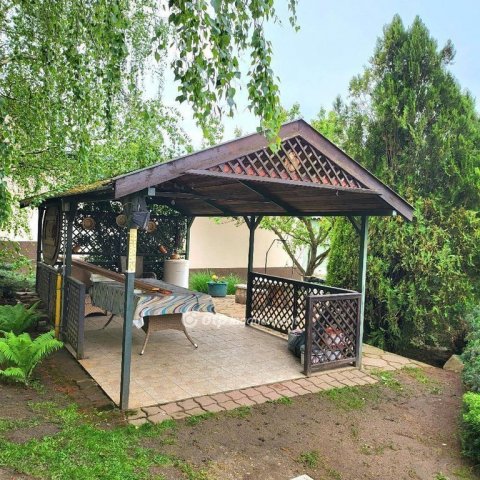 Eladó családi ház, Mikepércsen 219 M Ft, 5 szobás