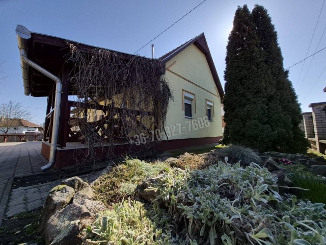 Eladó családi ház, Sarudon 30 M Ft, 2 szobás