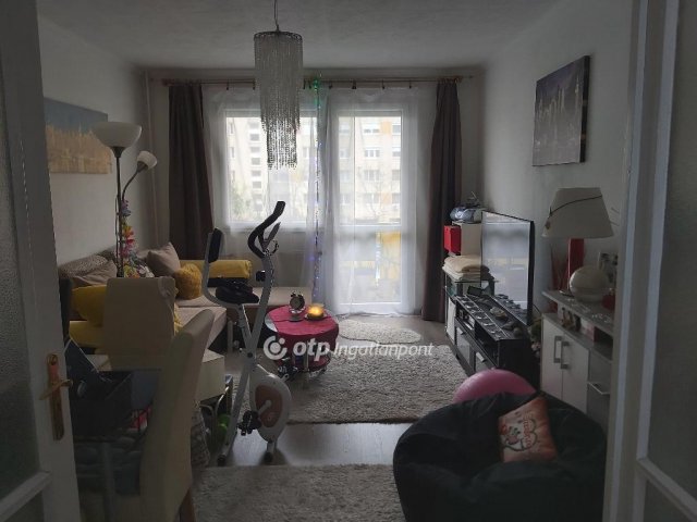 Eladó panellakás, Budapesten, XV. kerületben 79 M Ft, 2+1 szobás