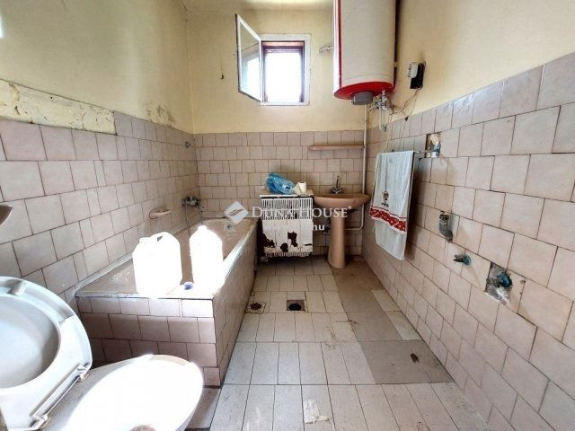 Eladó családi ház, Maglódon 47 M Ft, 7 szobás