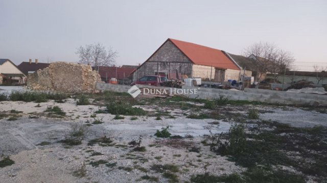 Eladó telek, Veszprémfajszon 9.9 M Ft / költözzbe.hu