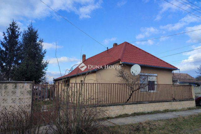 Eladó családi ház, Mecséren 30.9 M Ft, 1 szobás