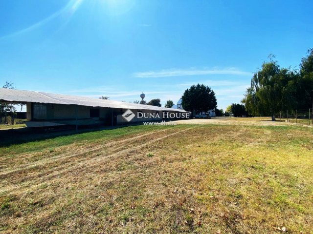 Eladó ipari ingatlan, Seregélyesen 120 M Ft / költözzbe.hu