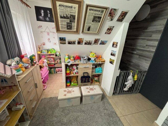 Eladó ikerház, Csóron 79.9 M Ft, 5 szobás / költözzbe.hu