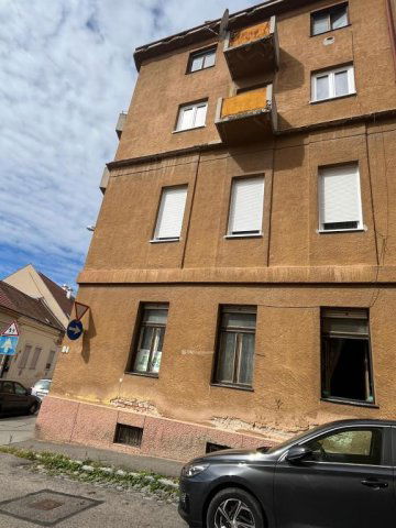 Eladó téglalakás, Pécsett 71 M Ft, 2 szobás