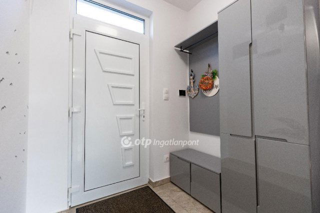 Eladó ikerház, Balatonvilágoson 120 M Ft, 2+1 szobás