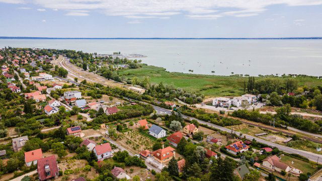 Eladó családi ház, Alsóörsön 149.9 M Ft, 3 szobás