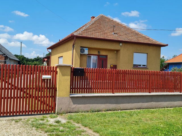 Eladó családi ház, Szajolon 69 M Ft, 2+2 szobás