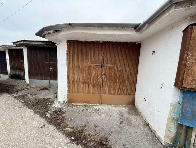 Eladó garázs, Vácon 9.5 M Ft / költözzbe.hu