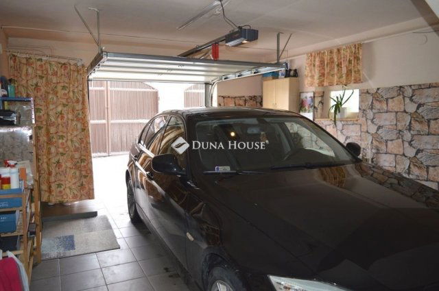 Eladó családi ház, Debrecenben 149 M Ft, 7 szobás