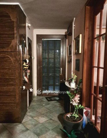 Eladó családi ház, Dunaújvárosban 96 M Ft, 2 szobás