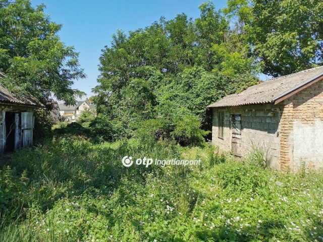 Eladó családi ház, Tengelicén 18 M Ft, 3 szobás