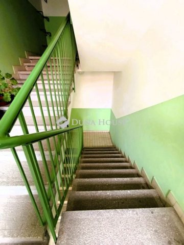 Eladó téglalakás, Mohácson 59.5 M Ft, 5 szobás