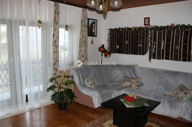 Eladó ikerház, Gyöngyösön 83 M Ft, 6 szobás