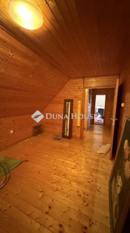 Eladó családi ház, Pécsett 99 M Ft, 4 szobás
