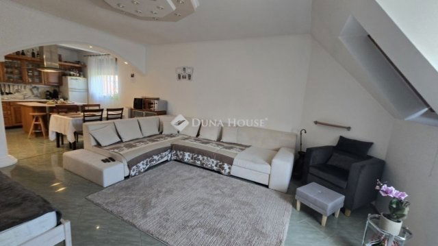 Eladó téglalakás, Szegeden 81.7 M Ft, 3 szobás