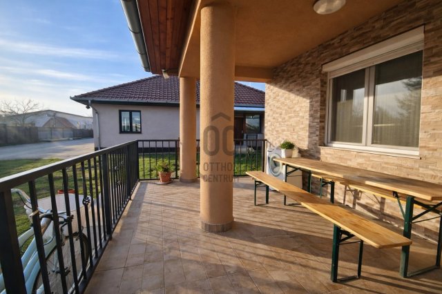 Eladó ipari ingatlan, Tégláson 240 M Ft / költözzbe.hu