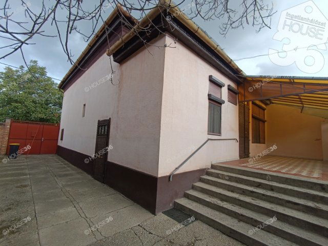 Eladó családi ház, Kiskunfélegyházán 49.9 M Ft, 3 szobás