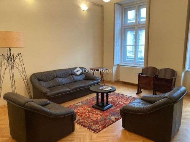 Eladó téglalakás, Budapesten, VI. kerületben 129.9 M Ft