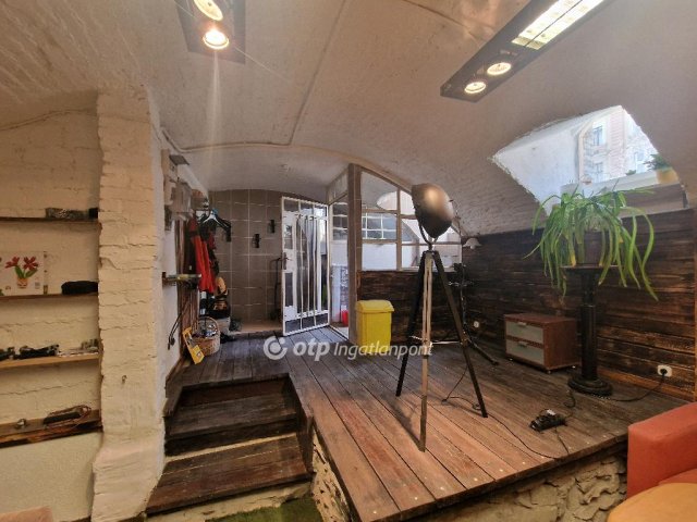 Eladó téglalakás, Budapesten, III. kerületben 28 M Ft, 2 szobás