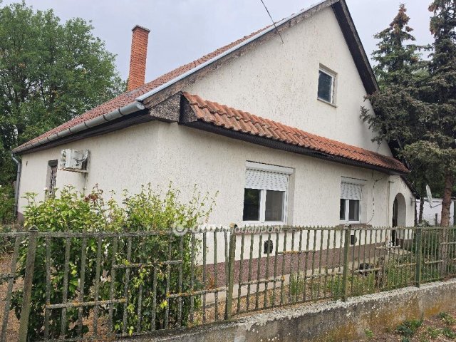 Eladó családi ház, Tápiószőlősön 32.9 M Ft, 3 szobás