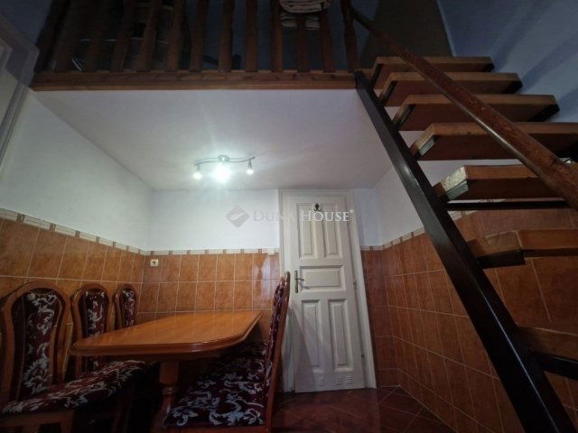 Eladó téglalakás, Budapesten, VI. kerületben 61.5 M Ft, 2 szobás