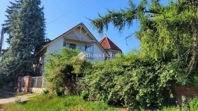 Eladó családi ház, Pécsett 80 M Ft, 5 szobás