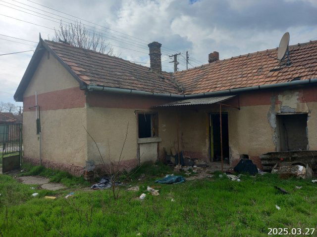 Eladó családi ház, Lajosmizsén, Vásártér utcában 3.2 M Ft