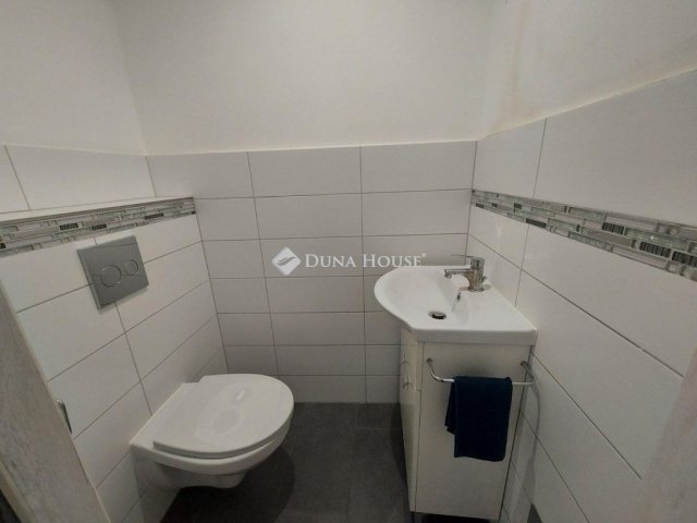 Eladó téglalakás, Budapesten, VII. kerületben 49.9 M Ft