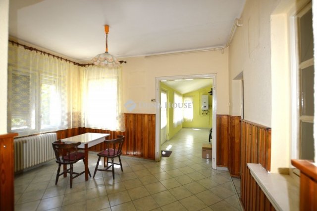 Eladó családi ház, Veszprémben 74 M Ft, 3 szobás