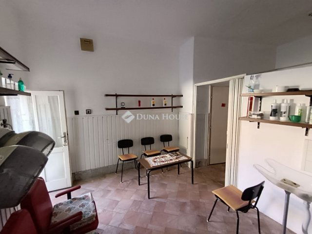 Kiadó üzlethelyiség, Gyönkön 60 E Ft / hó