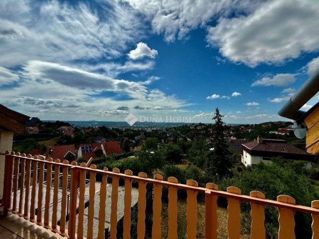 Eladó ikerház, Pécsett 99 M Ft, 4 szobás / költözzbe.hu