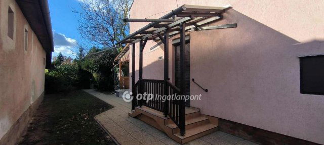 Eladó családi ház, Gyulán 69.9 M Ft, 3+2 szobás