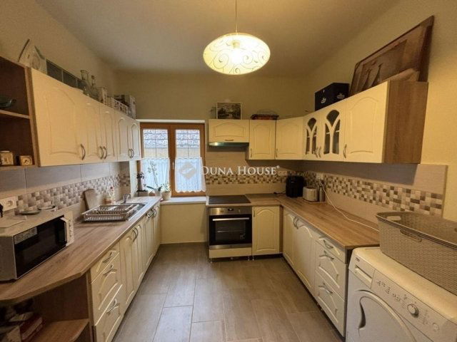 Eladó családi ház, Szentkirályon 29.9 M Ft, 1 szobás